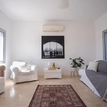 Refreshing House With Shared Pool In וילה גומושלוק