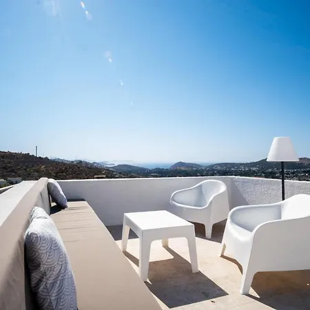 Refreshing House With Shared Pool In גומושלוק